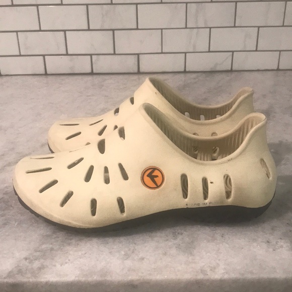 Fiataa Shoes - Fiataa Rubber Slip On Shoes Womens 9.5 Beige Waterproof Casual Comfort Festival